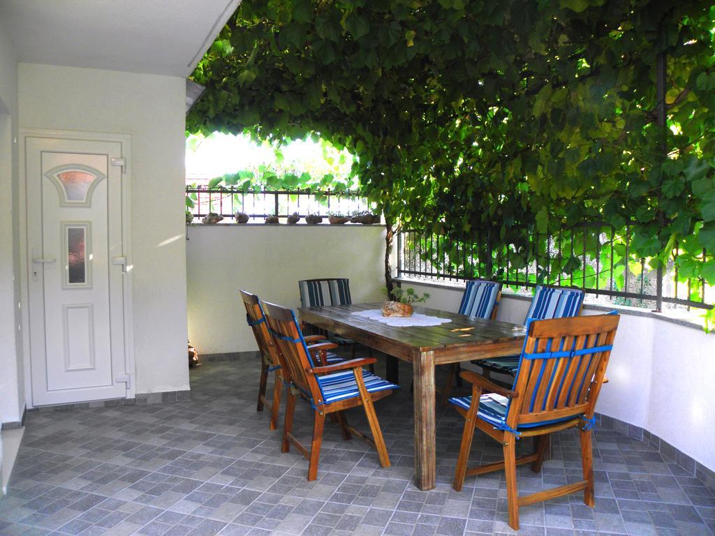 Holiday Home Ruda Винишче Экстерьер фото